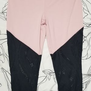 Bebe Capri leggings